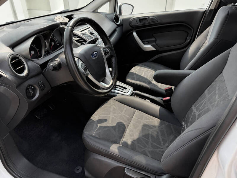 2012 Ford Fiesta SES
