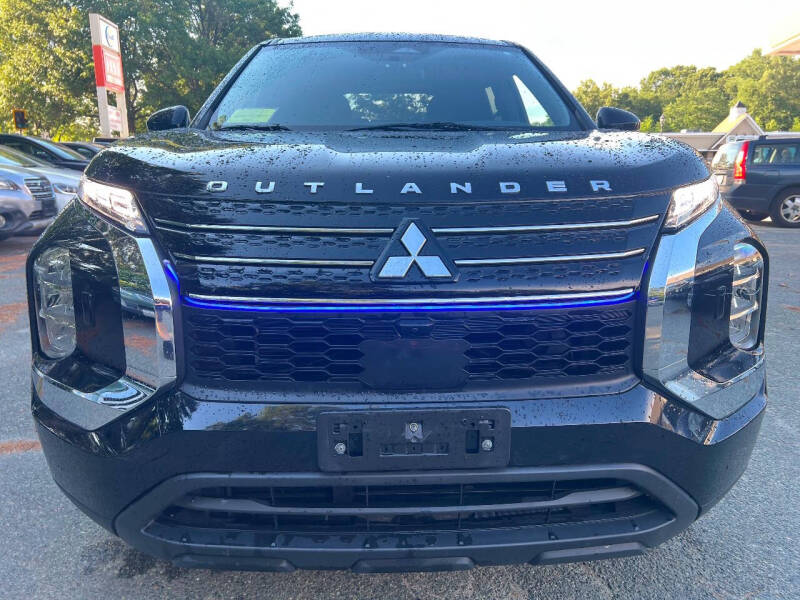 2024 Mitsubishi Outlander ES