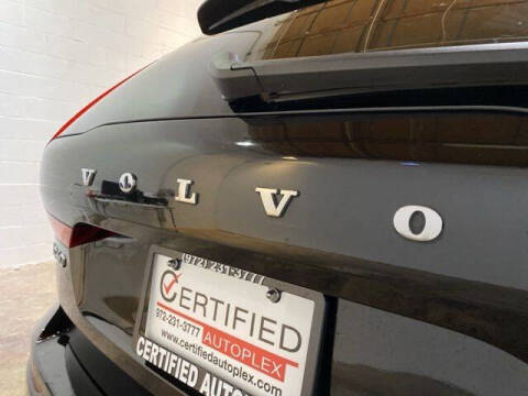 2025 Volvo XC60 B5 Plus Dark Theme