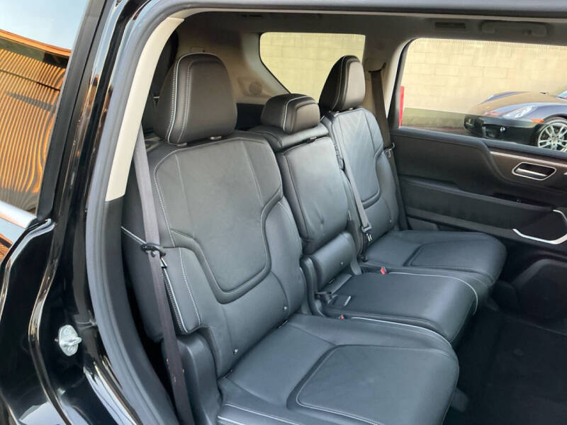 2025 Infiniti QX80 Luxe