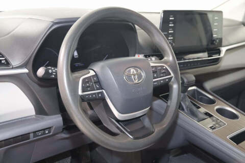 2021 Toyota Sienna LE 8-Passenger