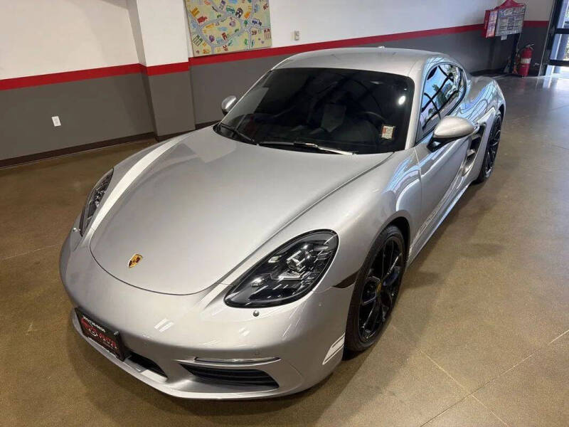 2024 Porsche 718 Cayman Style Edition