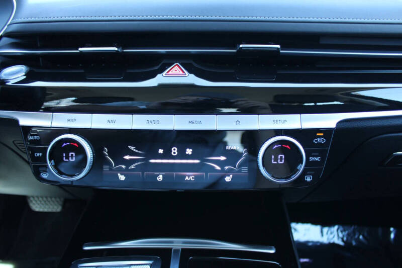 2023 Genesis G80