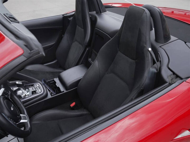 2019 Jaguar F-TYPE P300