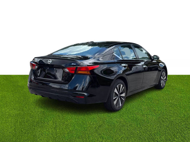 2022 Nissan Altima 2.5 SV