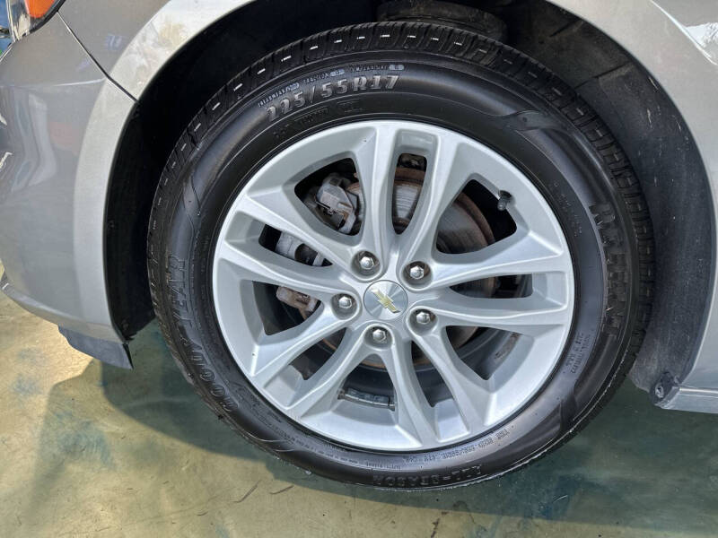 2017 Chevrolet Malibu LT