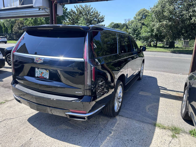 2024 Cadillac Escalade ESV Luxury