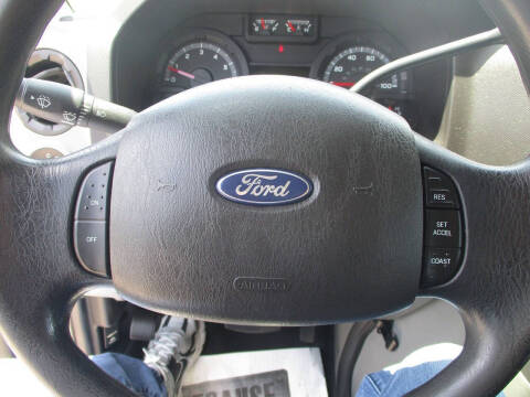 2011 Ford E-Series E-150 XLT
