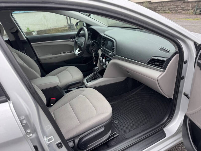 2019 Hyundai Elantra SE