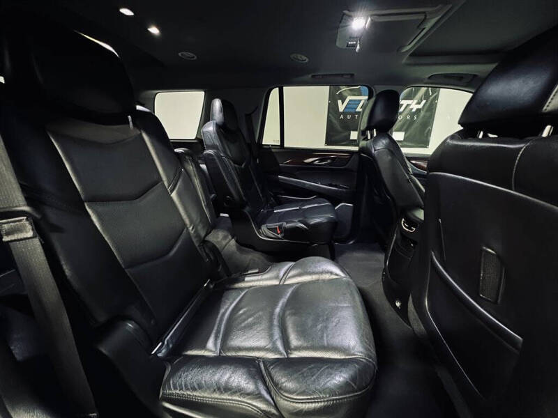 2018 Cadillac Escalade Luxury