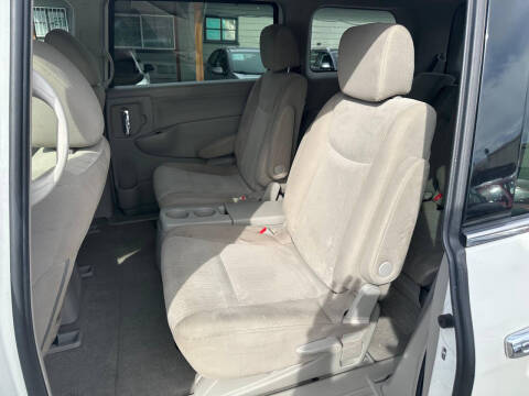 2017 Nissan Quest SV