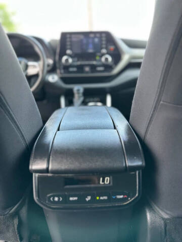 2021 Toyota Highlander L