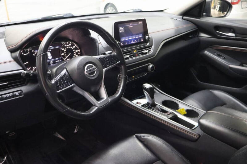 2022 Nissan Altima 2.5 SR