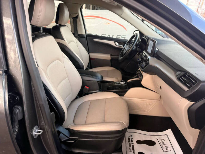 2020 Ford Escape SEL