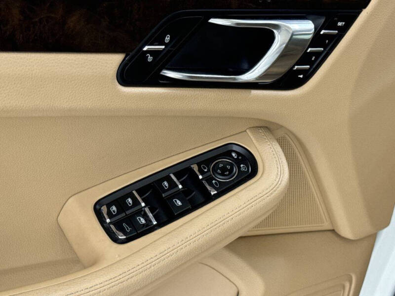 2015 Porsche Macan S