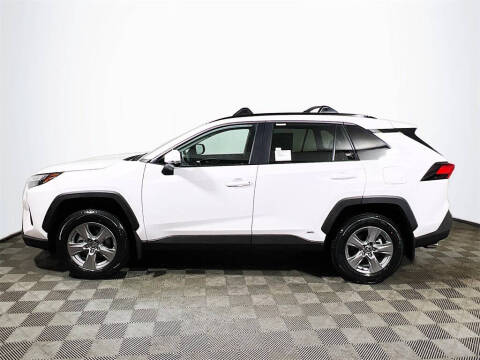 2025 Toyota RAV4 Hybrid XLE