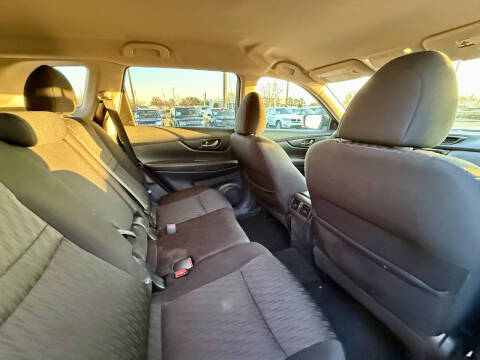 2017 Nissan Rogue SV