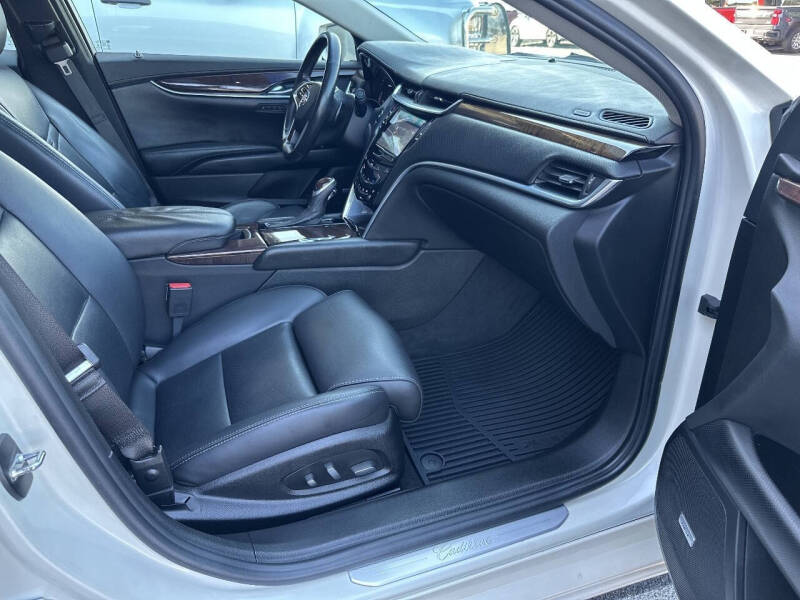 2013 Cadillac XTS Luxury Collection