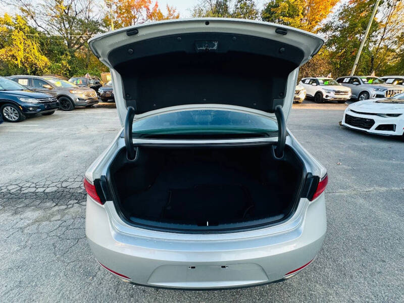 2018 Kia Cadenza Premium