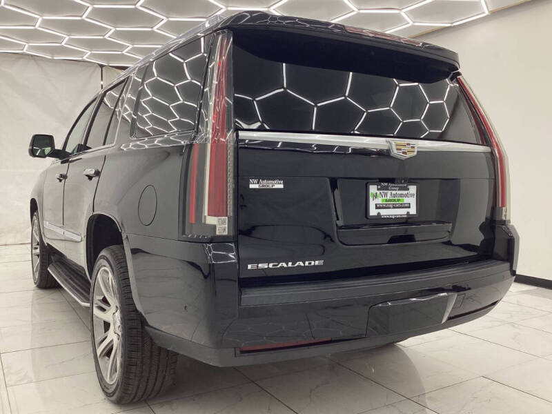 2017 Cadillac Escalade Luxury