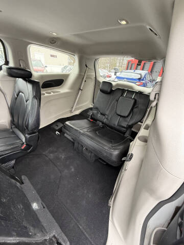 2020 Chrysler Voyager LXi