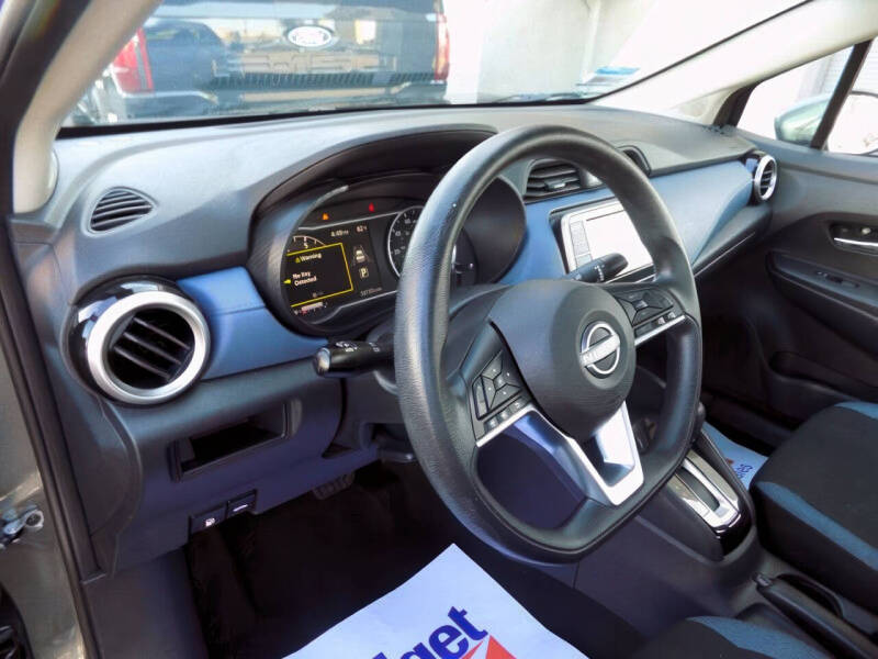 2023 Nissan Versa SV