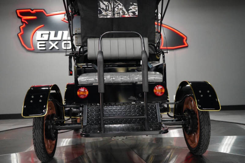 2025 Oldsmobile Custom Cruiser