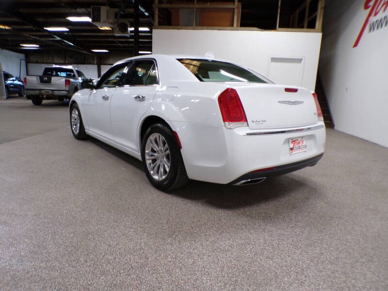 2016 Chrysler 300 C