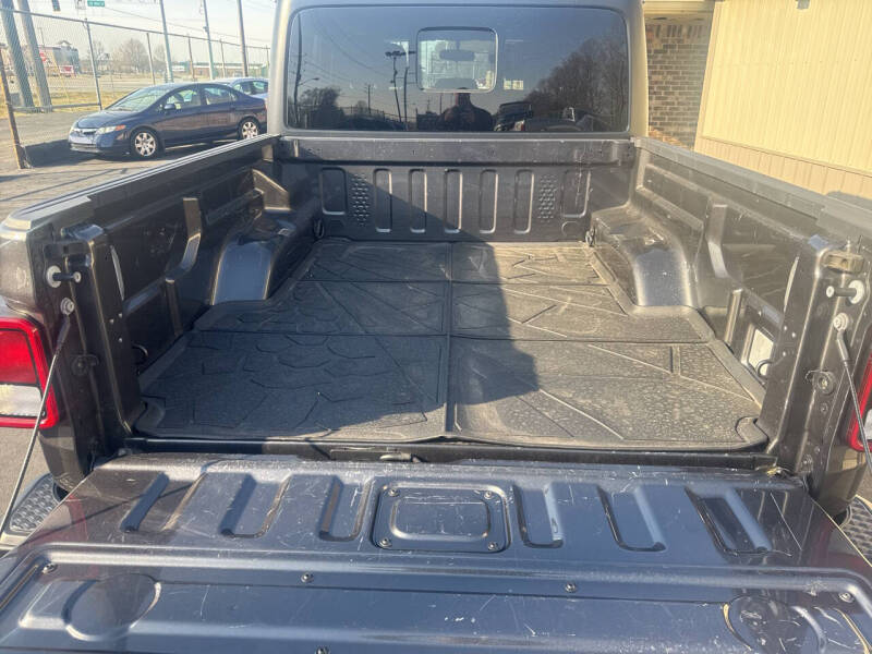 2023 Jeep Gladiator Sport