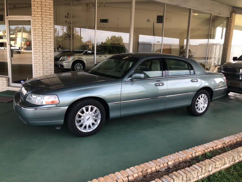 2006 Lincoln Town Car for sale at Haynes Auto Sales Inc in Anderson SC