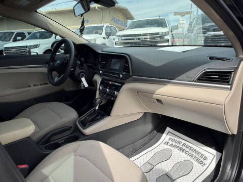 2020 Hyundai Elantra SE