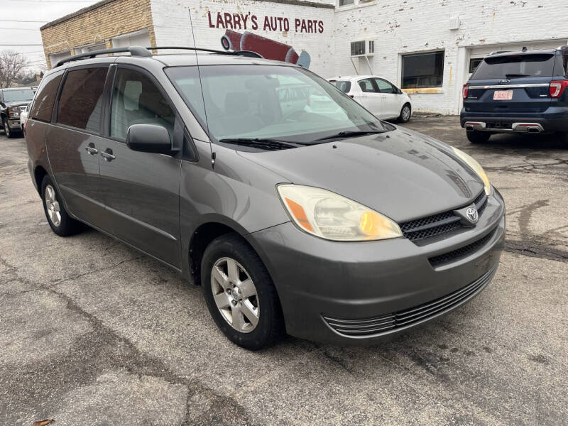 2004 Toyota Sienna LE 7 Passenger