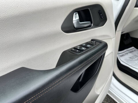 2020 Chrysler Pacifica Touring L