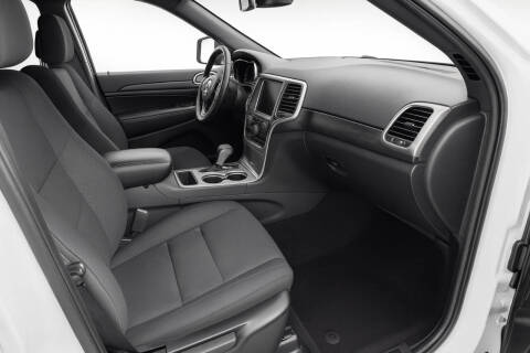 2020 Jeep Grand Cherokee Laredo