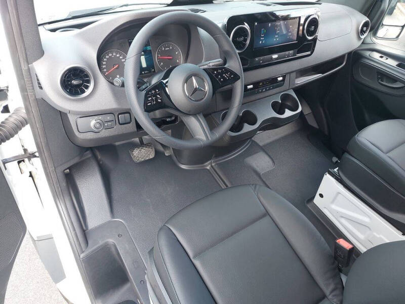 2025 Mercedes-Benz Sprinter 2500