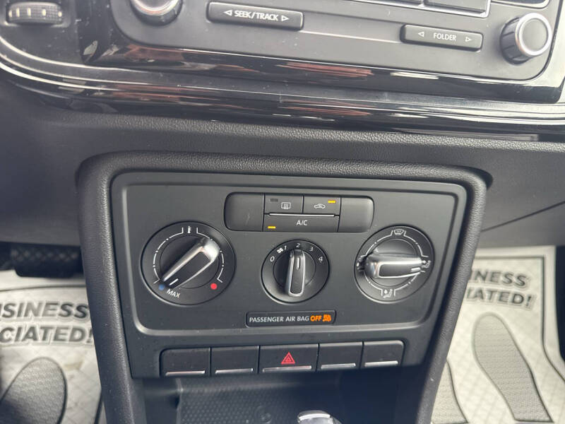 2013 Volkswagen Beetle 2.5L Entry PZEV