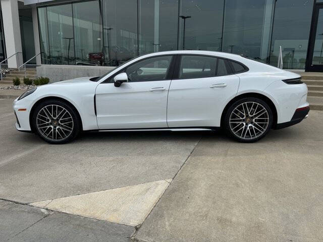 2025 Porsche Panamera 4