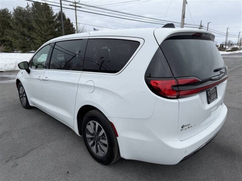 2024 Chrysler Pacifica Plug-In Hybrid
