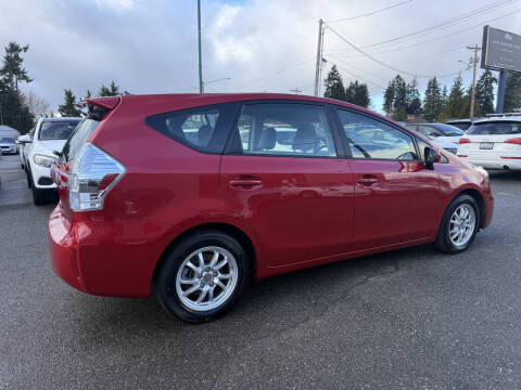 2012 Toyota Prius v Five