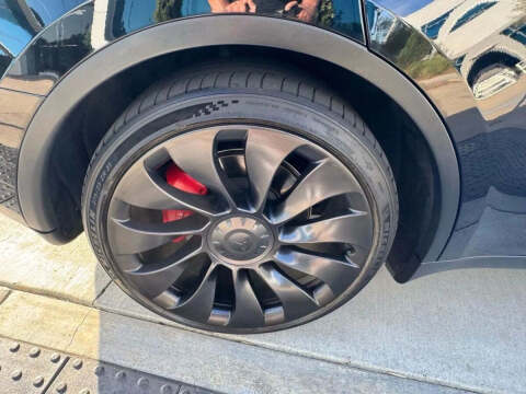 2023 Tesla Model Y Performance
