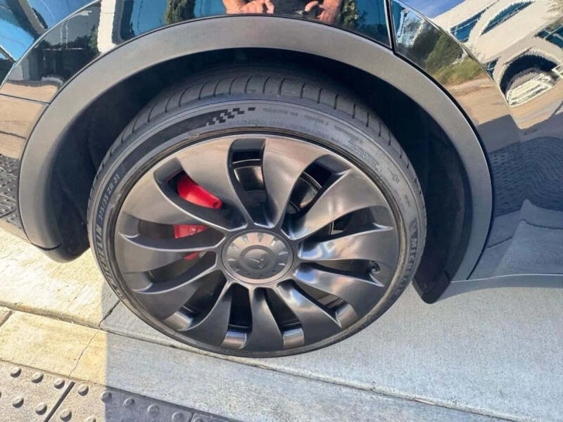 2023 Tesla Model Y Performance