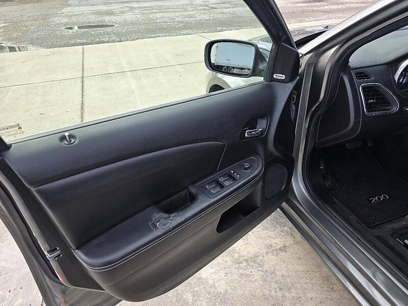 2013 Chrysler 200 Limited