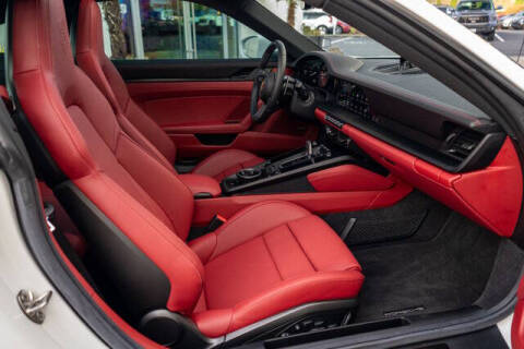 2024 Porsche 911 Carrera 4 GTS