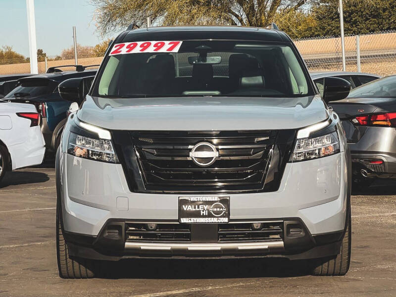 2023 Nissan Pathfinder SL