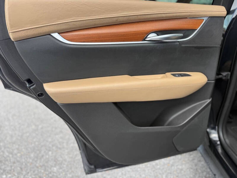 2017 Cadillac XT5 Platinum