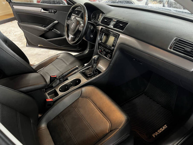 2014 Volkswagen Passat 1.8T SE PZEV