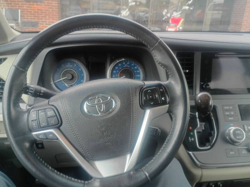 2017 Toyota Sienna