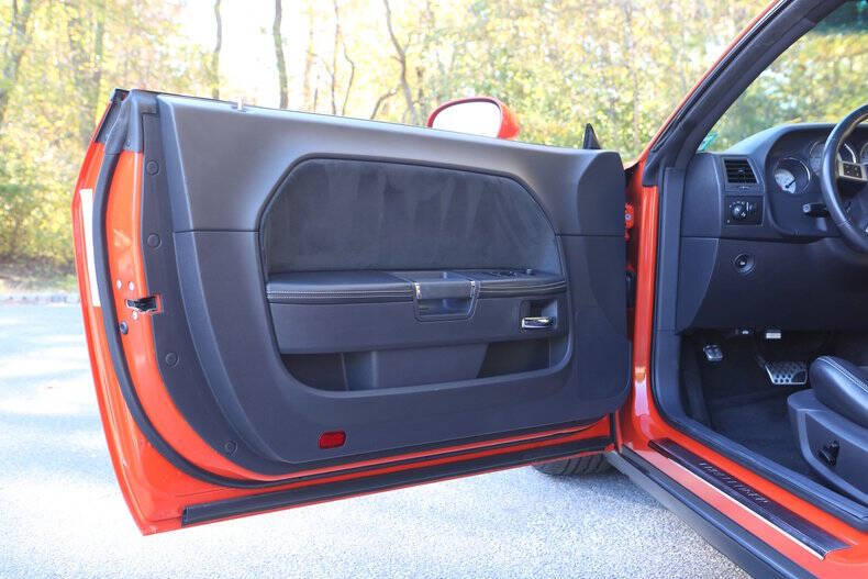 2008 Dodge Challenger SRT8