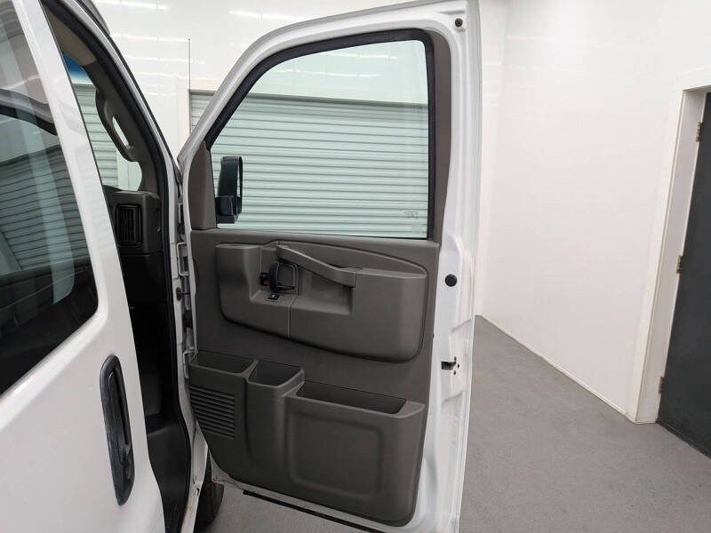 2021 GMC Savana 2500