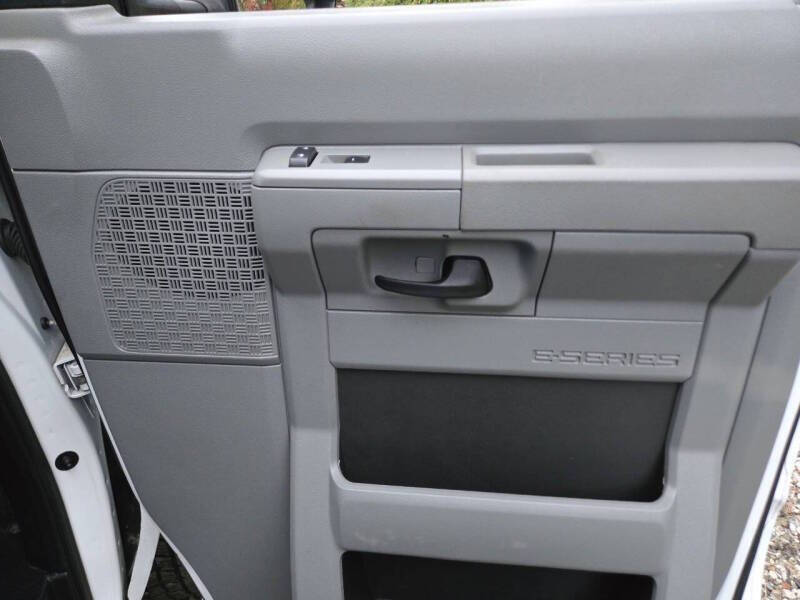 2015 Ford E-Series E-350 SD